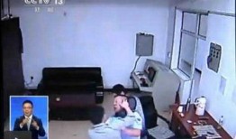 民警爆料罪犯视频,民警揭秘犯罪现场惊心动魄瞬间