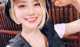 网红吃瓜cos,趣味横生演绎娱乐圈风云